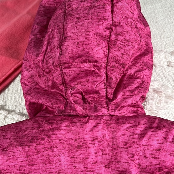 NWT Pacific Trail Hooded Puffer Winter Jacket Scarf Set Size 12 M Pink & Purple - Picture 7 of 13